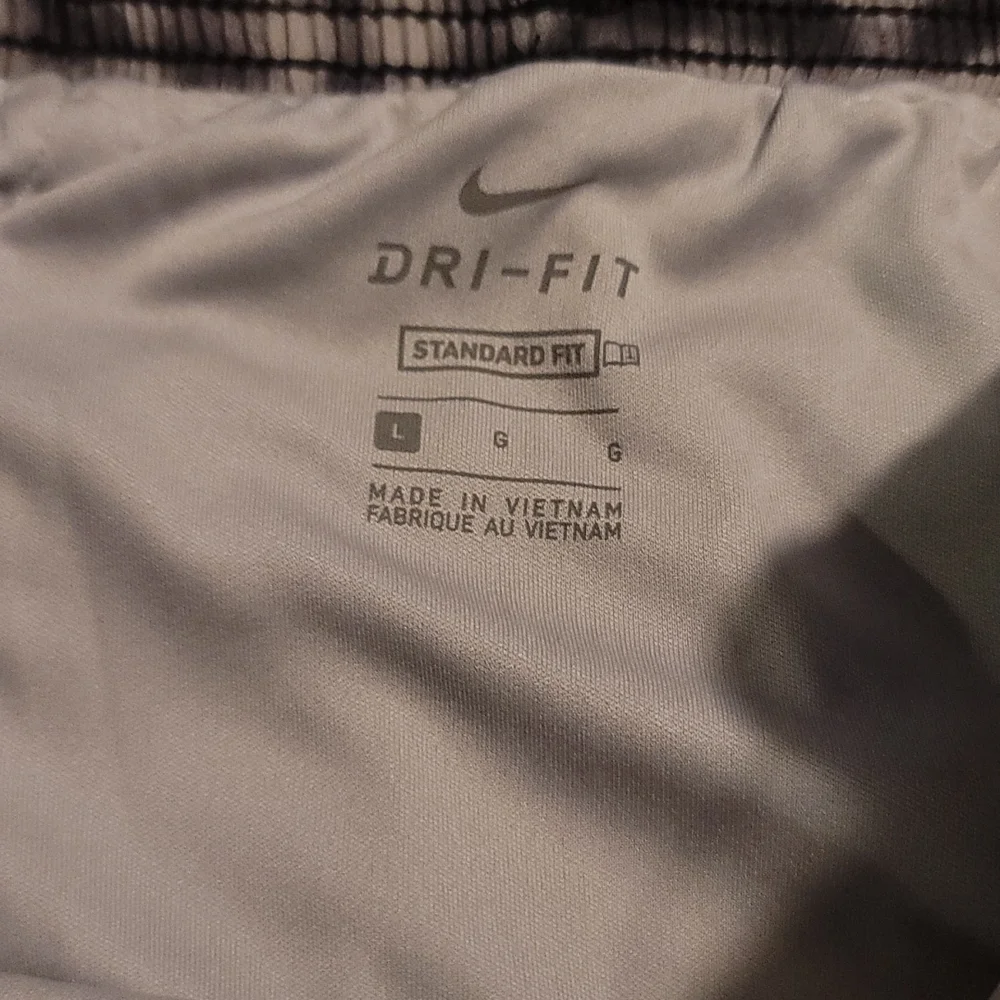 NIKE GIRL'S DRI-FIT RUNNING SHORTS: BLACK/GRAY/TIE DIE: NWT: SZ L